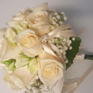 Bouquet sposa delicato sferico