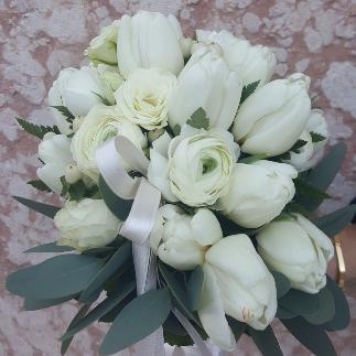 bouquet di fiori bianchi
