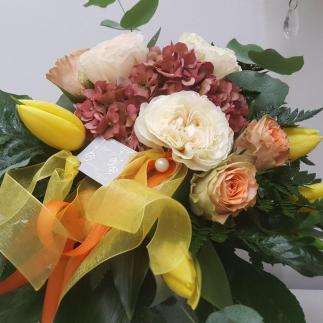 Bouquet con base ortensia 