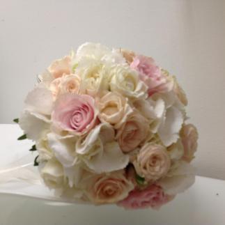 Bouquet rotondo rosa chiaro